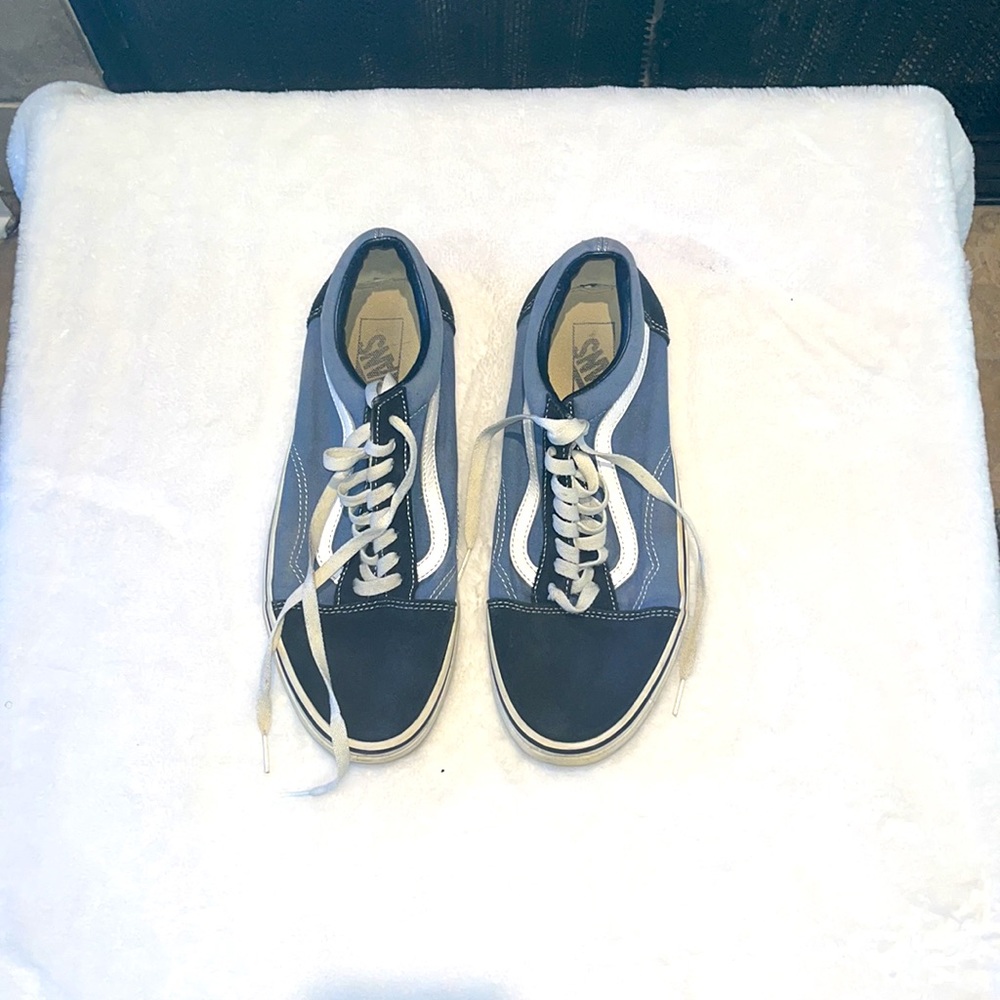Vans - Picture 2 of 7